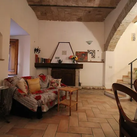 Nel Vicolo, Scappo In Umbria Apartment *